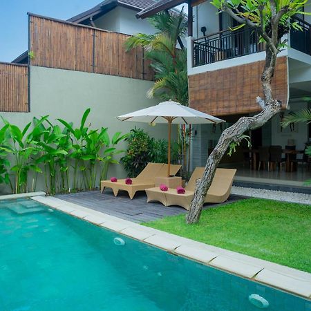 The Kumpi Villas Seminyak Exterior foto