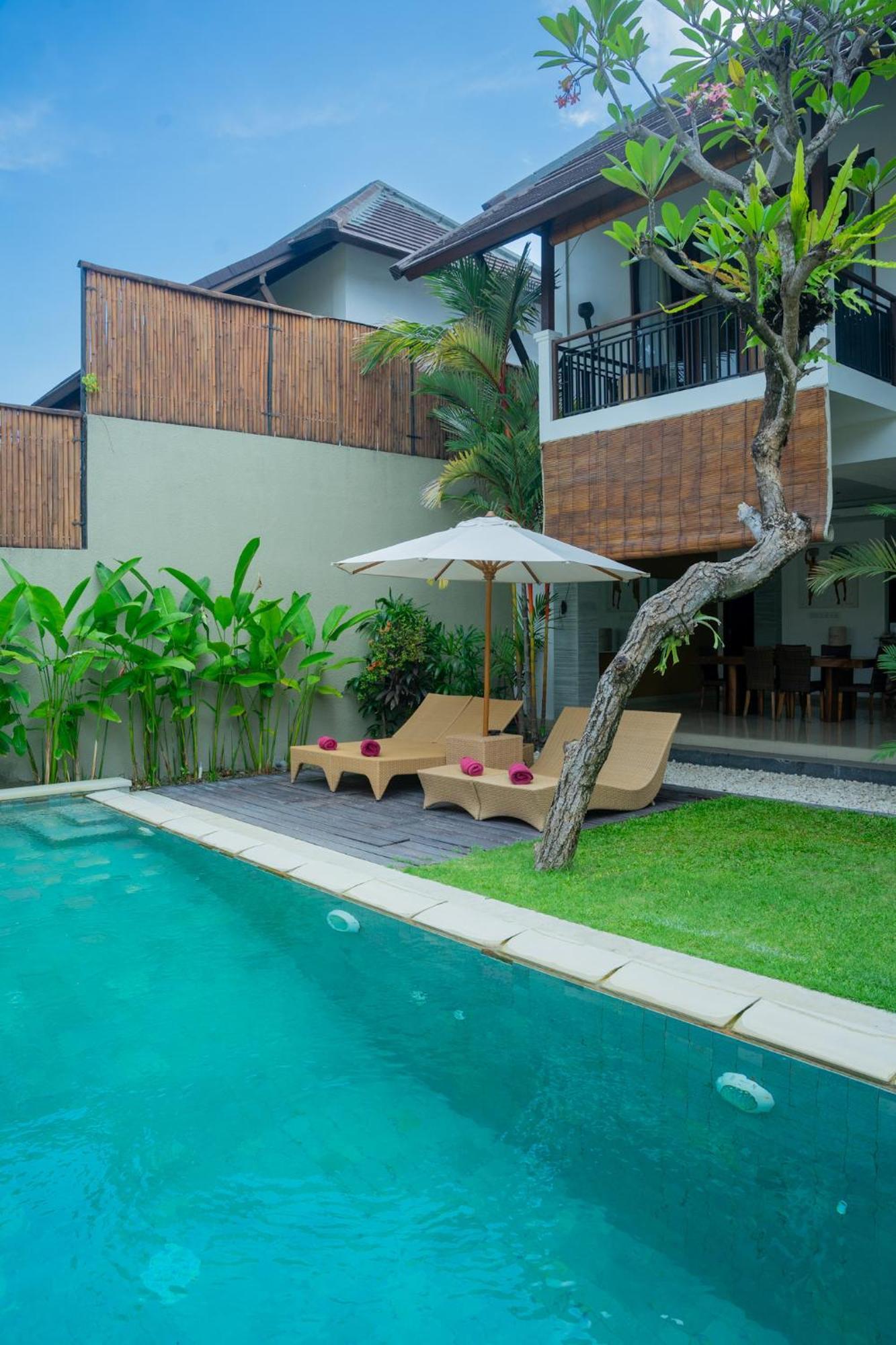 The Kumpi Villas Seminyak Exterior foto