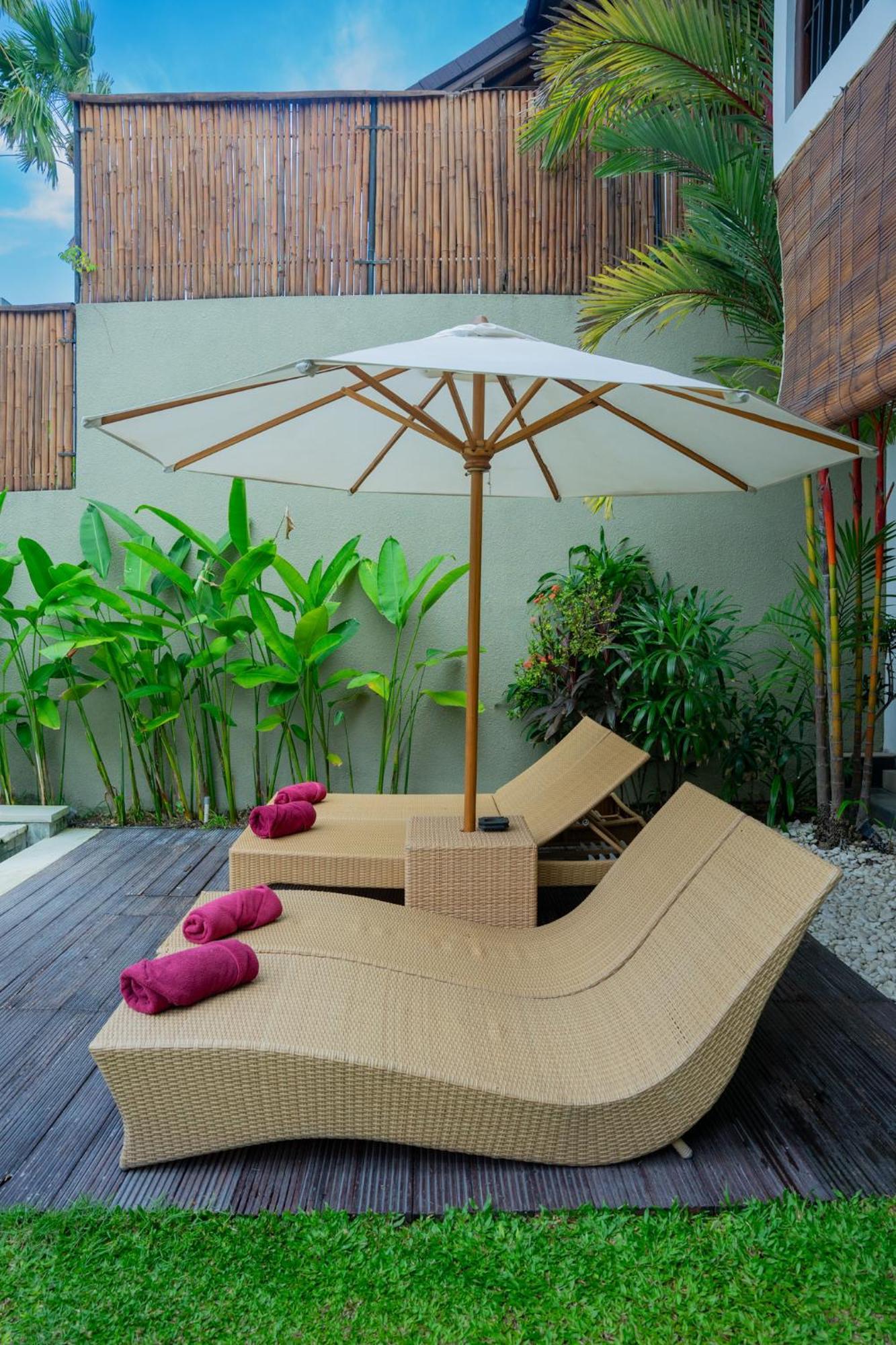 The Kumpi Villas Seminyak Exterior foto