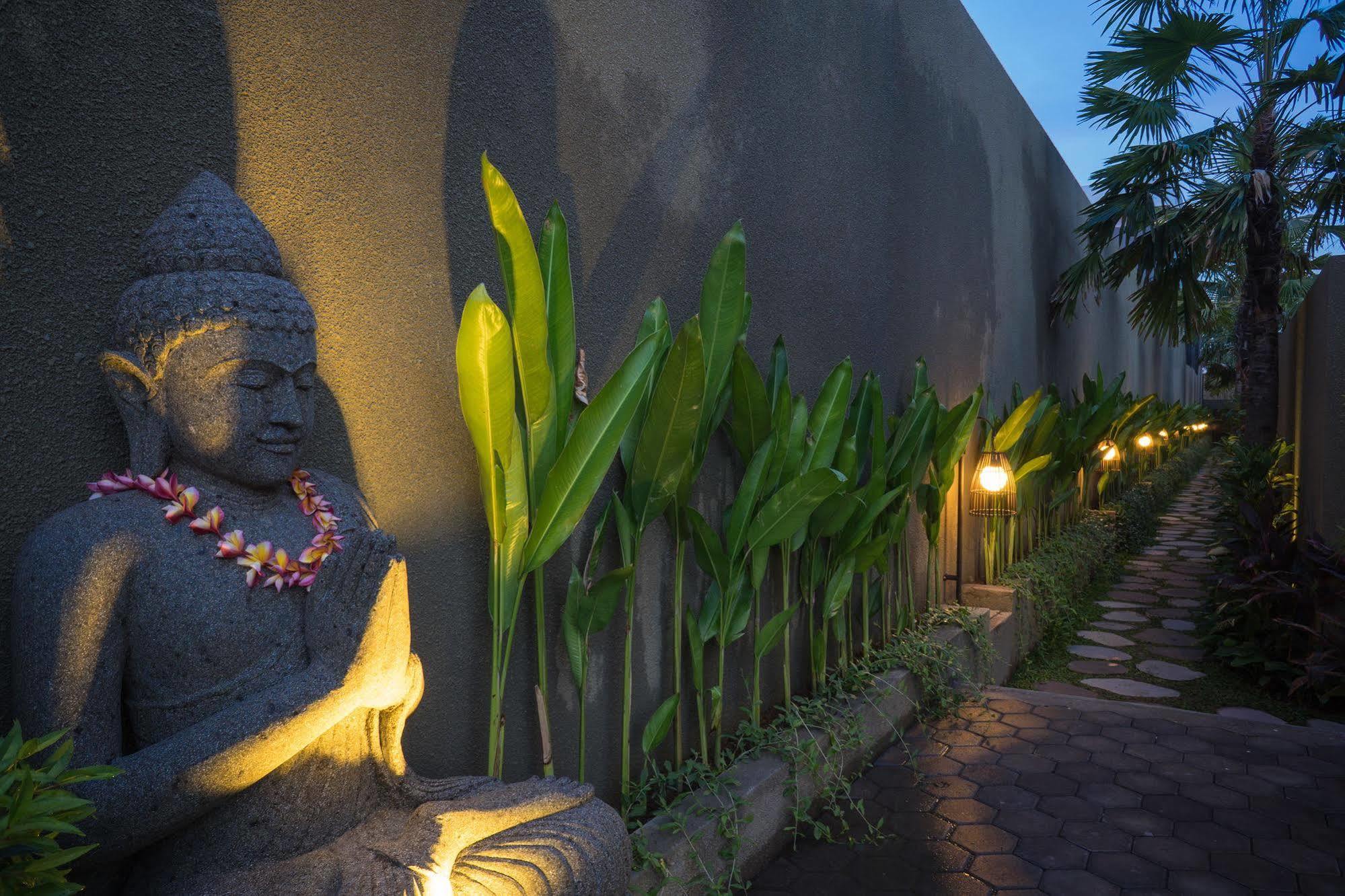 The Kumpi Villas Seminyak Exterior foto