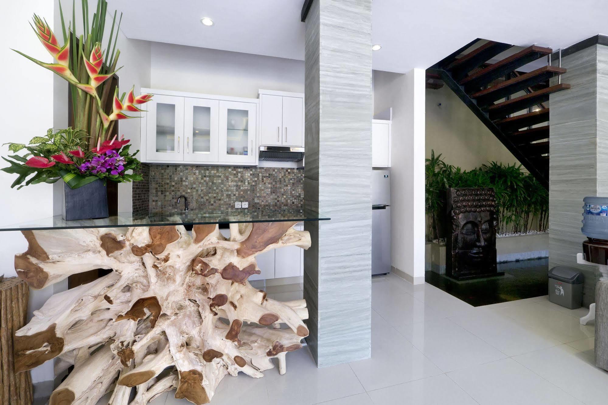 The Kumpi Villas Seminyak Exterior foto