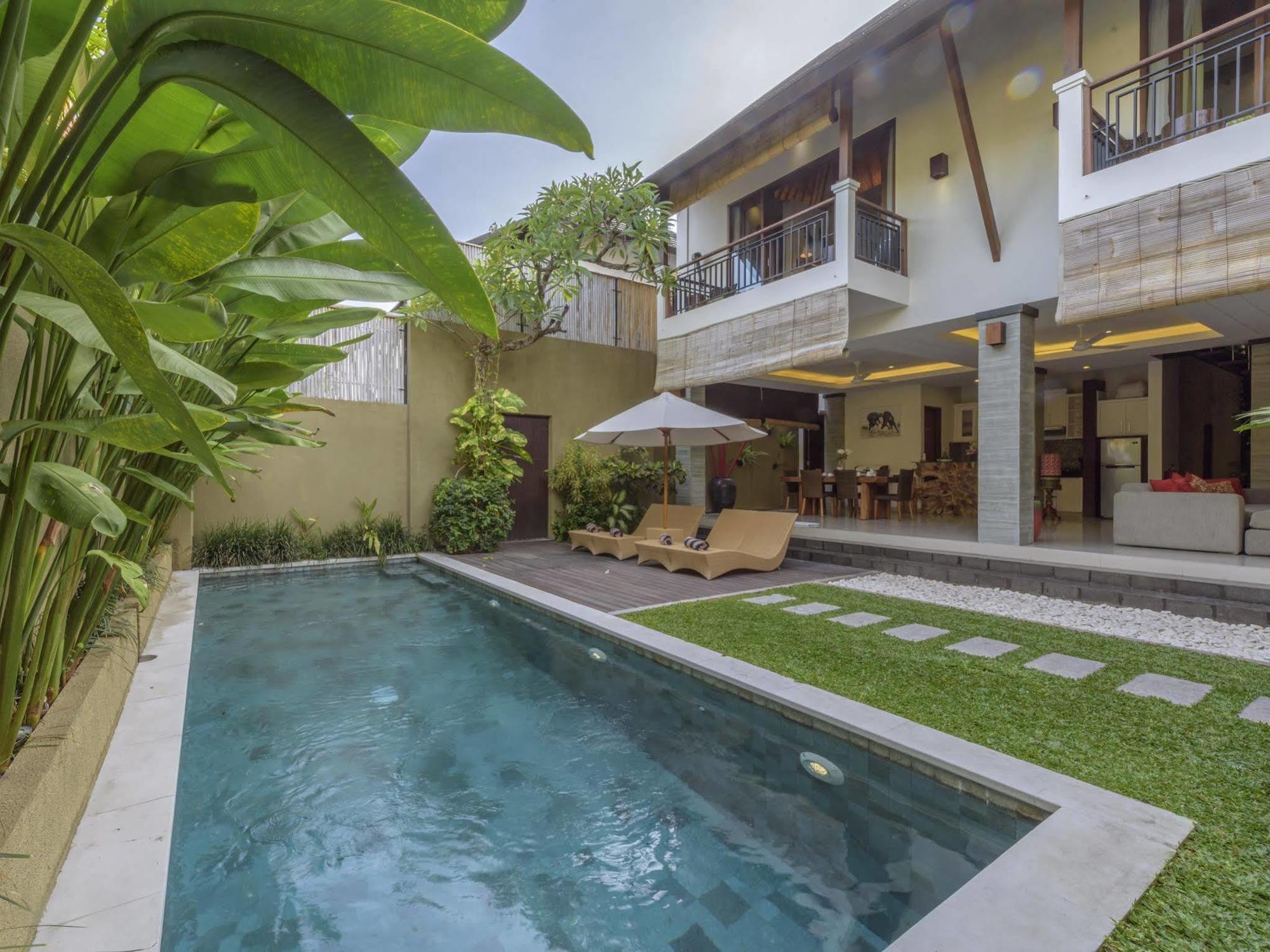 The Kumpi Villas Seminyak Exterior foto